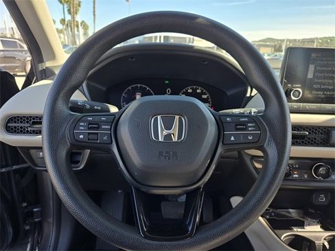 Used 2023 Honda HR-V LX image 23