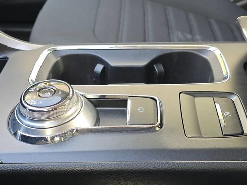 Used 2019 Ford Fusion SE FWD image 35