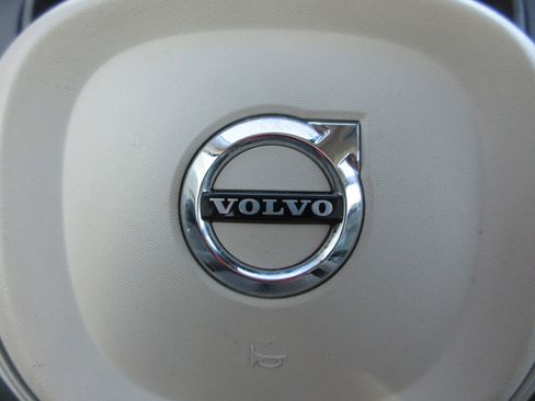 Used 2019 Volvo XC90 T6 Momentum w/ Advanced Package image 22