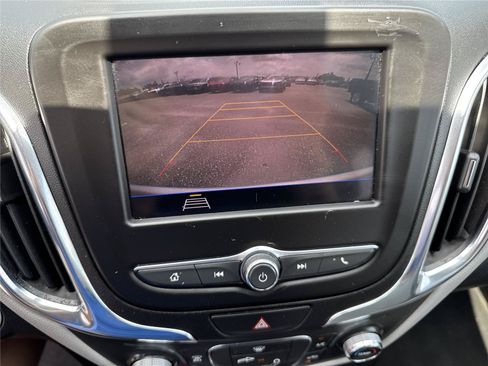 Used 2021 Chevrolet Equinox LS w/ LS Convenience Package FWD image 25