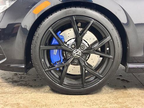 Used 2023 Volkswagen Golf 20th Anniversary Edition image 11