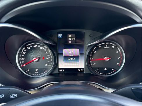 Used 2018 Mercedes-Benz GLC 300 4MATIC w/ Premium Package image 16