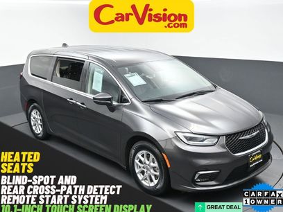 Used 2023 Chrysler Pacifica Touring-L