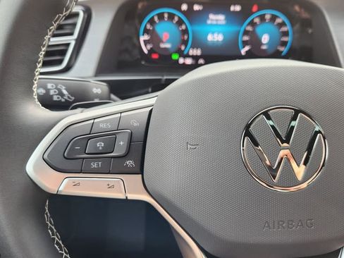 New 2026 Volkswagen Atlas Cross Sport SE image 11