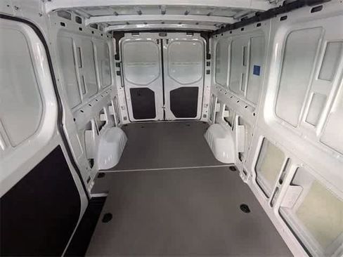 Used 2025 Mercedes-Benz Sprinter 2500 image 9