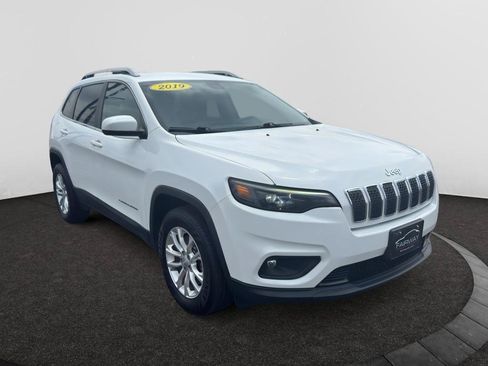 Used 2019 Jeep Cherokee Latitude w/ Popular Appearance Group AWD/4WD image 3