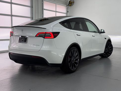 Used 2024 Tesla Model Y Performance image 8