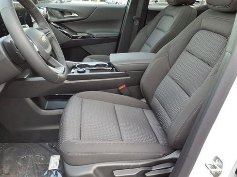 New 2026 Chevrolet Equinox LT image 6