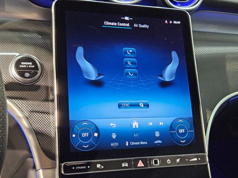 Used 2025 Mercedes-Benz GLC 300 4MATIC image 33