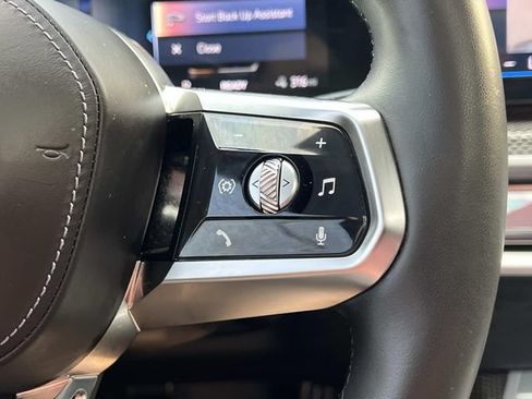 Used 2023 BMW i7 xDrive60 AWD/4WD image 33
