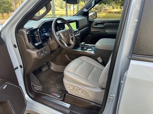 Used 2024 Chevrolet Silverado 1500 RST image 10