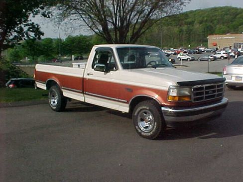 Used 1994 Ford F150 XLT image 2