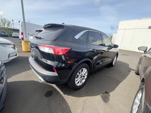 Used 2020 Ford Escape SE image 5