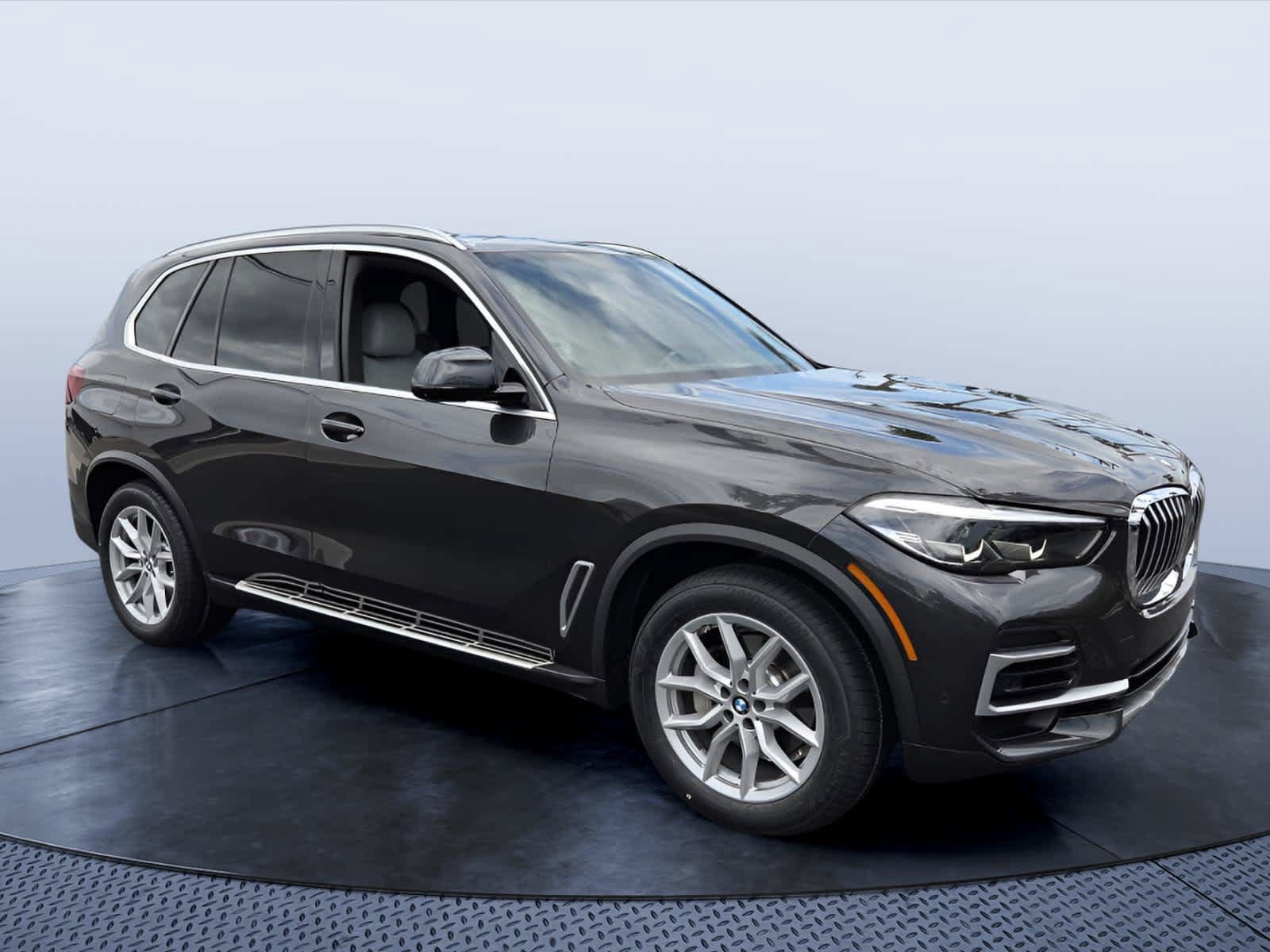 Used 2023 BMW X5 sDrive40i w/ Premium Package RWD image 1