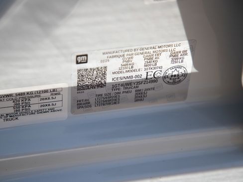 Used 2025 GMC Sierra 3500 Denali AWD/4WD image 24