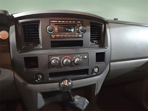 Used 2008 Dodge Ram 1500 Truck ST image 11