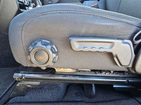 Used 2020 Jeep Wrangler Unlimited Sahara image 24