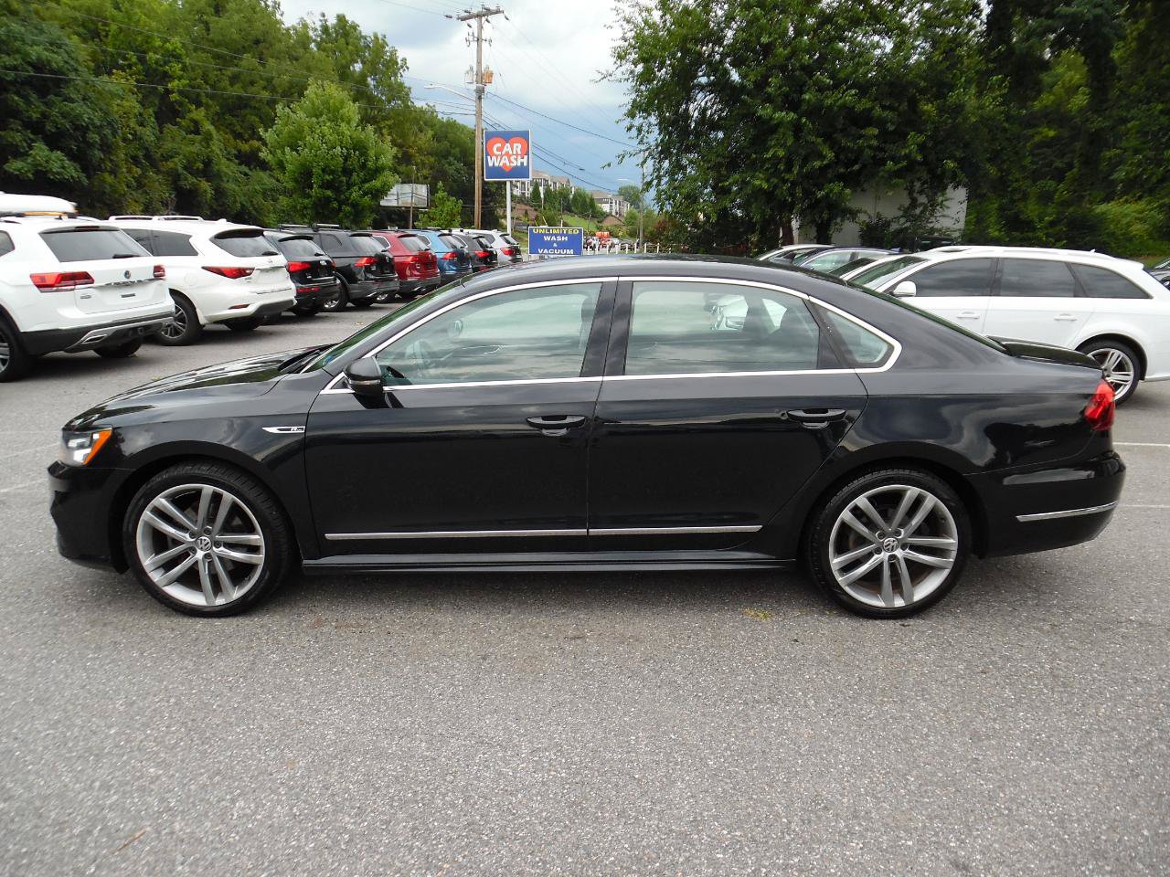 Used 2017 Volkswagen Passat 1.8T R-Line FWD image 2