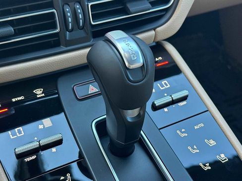 New 2026 Porsche Macan image 23