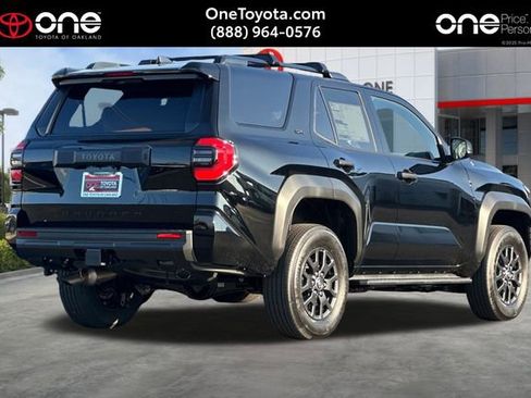 New 2026 Toyota 4Runner SR5 image 4