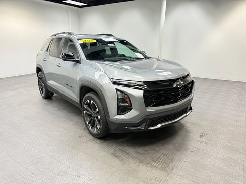 Used 2025 Chevrolet Equinox RS w/ Safety and Technology Package image 8