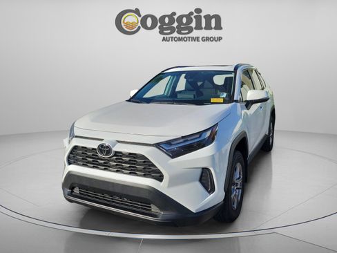 Used 2024 Toyota RAV4 XLE w/ Convenience Package FWD image 8
