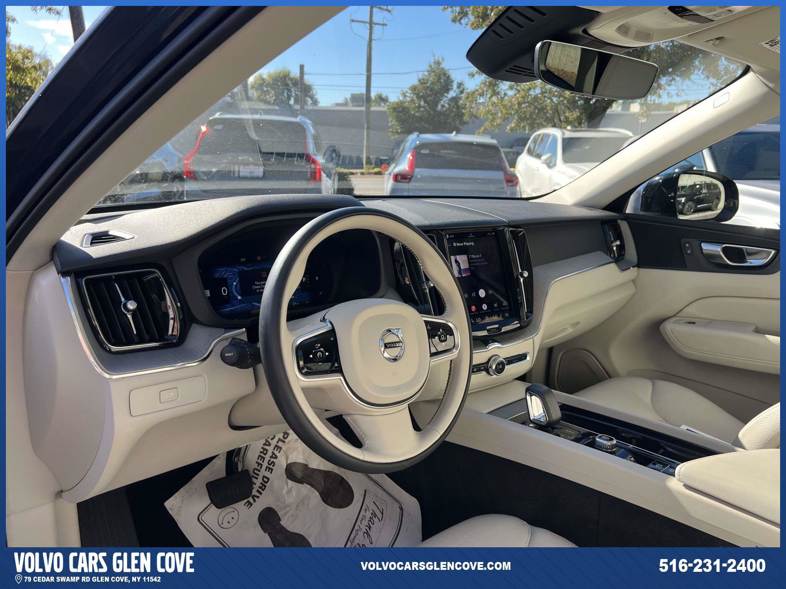 Certified 2024 Volvo XC60 B5 Plus AWD/4WD image 19