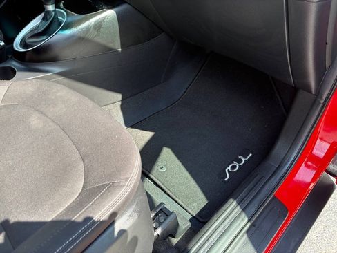 Used 2019 Kia Soul FWD image 23