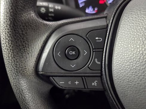 Used 2020 Toyota Corolla LE FWD image 18