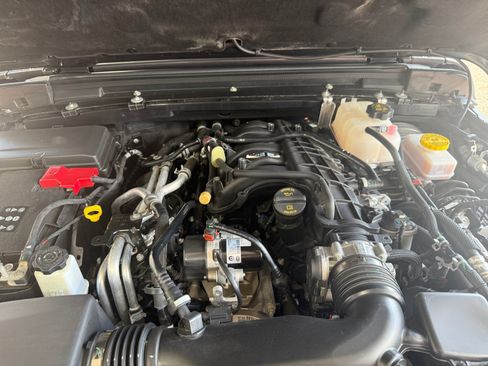 Used 2023 Jeep Wrangler Rubicon AWD/4WD image 31