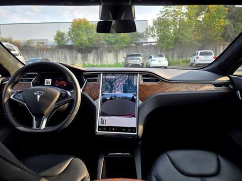 Used 2017 Tesla Model S 60 RWD image 11