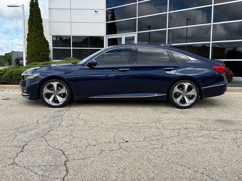 Used 2018 Honda Accord Touring image 6