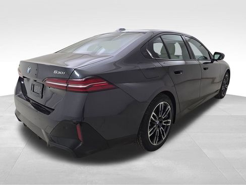 New 2026 BMW 530i xDrive w/ M Sport Package image 9