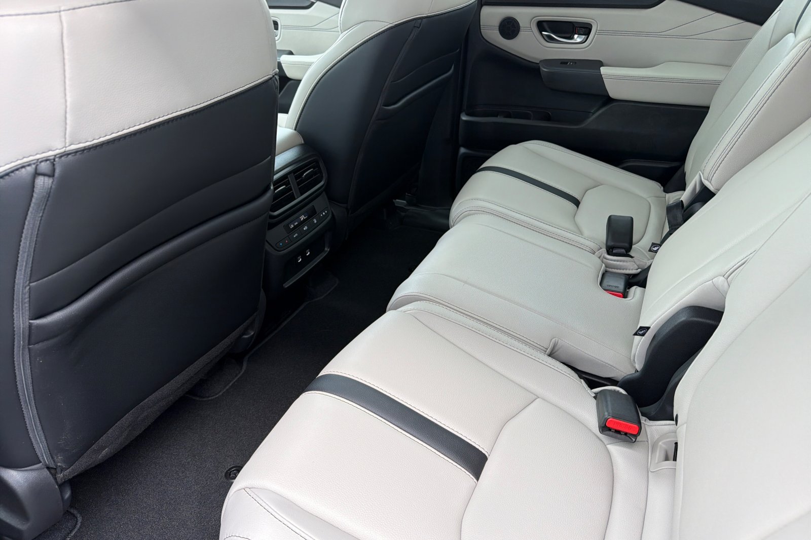 Certified 2026 Honda Pilot Touring image 11