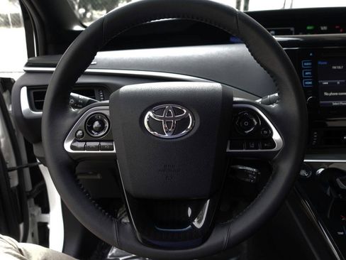 Used 2017 Toyota Mirai FWD image 33