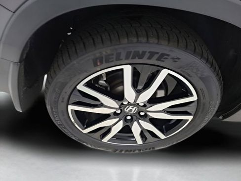 Used 2022 Honda Pilot Touring image 9