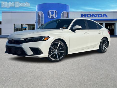 Used 2024 Honda Civic Touring image 2