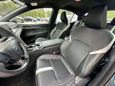 Used 2025 Toyota Camry SE FWD image 15