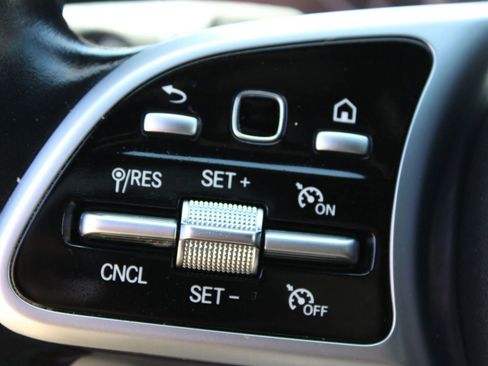 Used 2019 Mercedes-Benz E 300 image 3