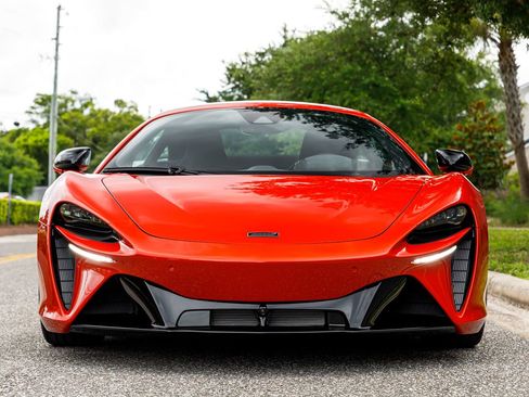 New 2026 McLaren Artura RWD image 4