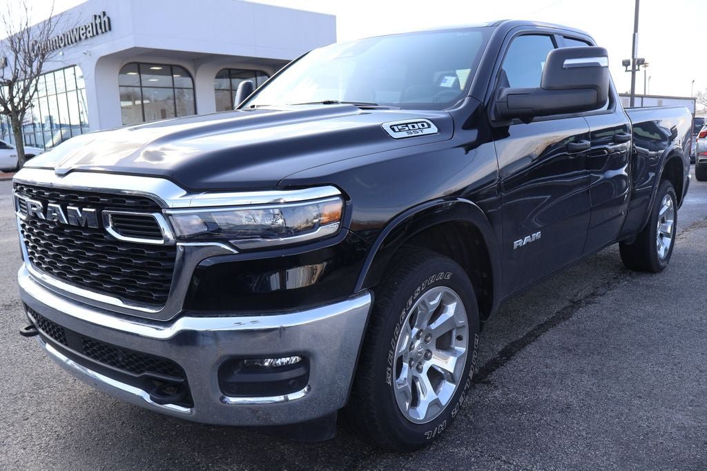 Used 2025 RAM 1500 Big Horn AWD/4WD image 3