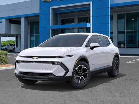 New 2026 Chevrolet Equinox EV LT image 6