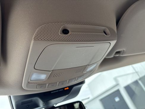 Used 2024 Ford Expedition Max XLT image 24