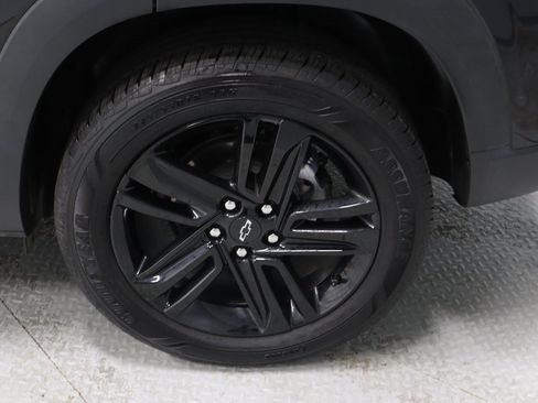 Used 2025 Chevrolet Trax ACTIV w/ Sunroof Package image 18