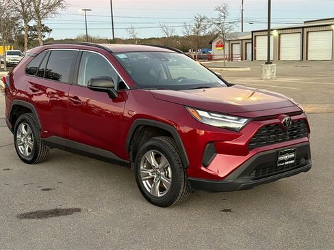 Certified 2025 Toyota RAV4 LE image 9