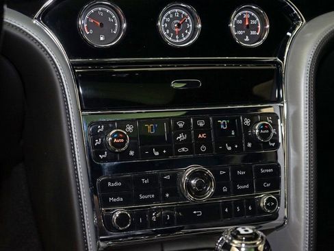 Used 2018 Bentley Mulsanne Speed image 16