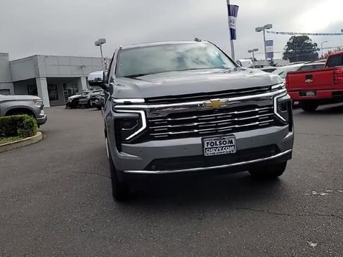 New 2026 Chevrolet Suburban Premier image 4