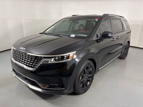 Used 2023 Kia Carnival SX Prestige image 4