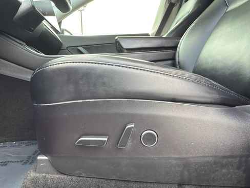 Used 2021 Tesla Model Y Long Range AWD/4WD image 20