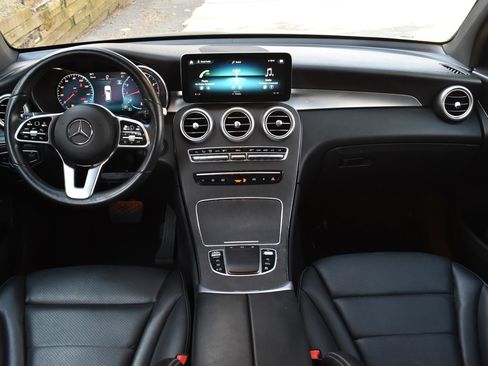 Used 2021 Mercedes-Benz GLC 300 4MATIC image 29